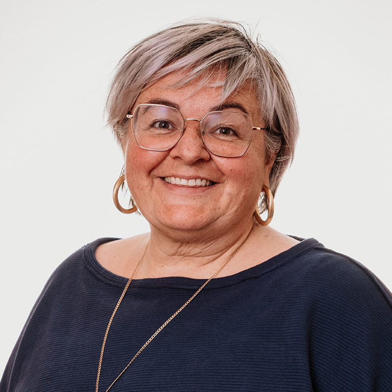 Dunja Naraglav, Produktionsmitarbeiterin bei LÖFFLER - TASSEN-BEDRUCKEN24.DE